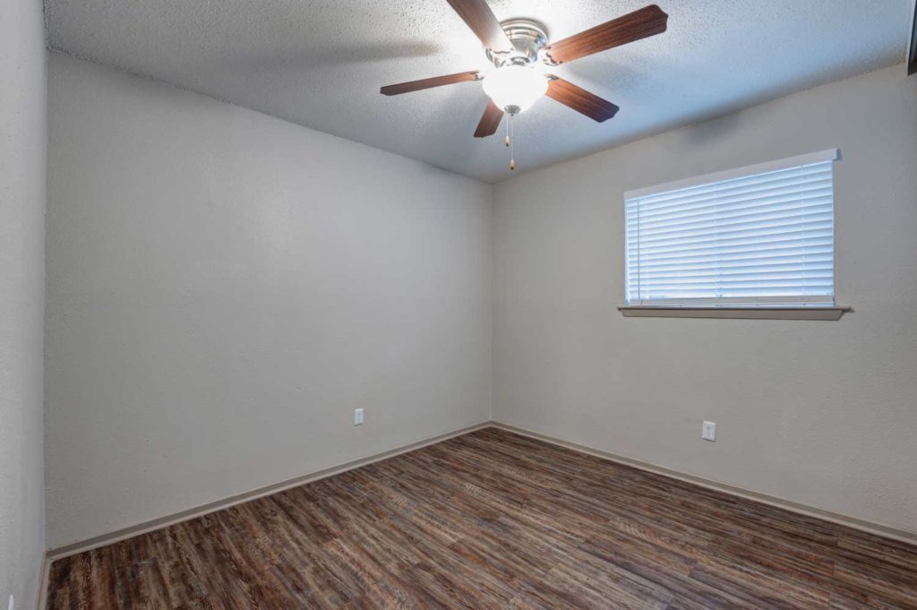 Villa West Apartments Bryan College Station, TX; near Texas A&M University; shuttle to campus; pet friendly one and two bedroom apartment homes