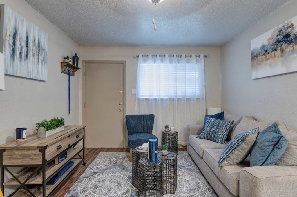 Villa West Apartments Bryan College Station, TX; near Texas A&M University; shuttle to campus; pet friendly one and two bedroom apartment homes